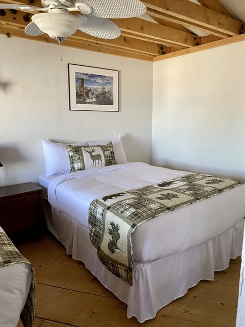 Alpers Trout  Room | Down comforters, minibar, free WiFi, bed sheets