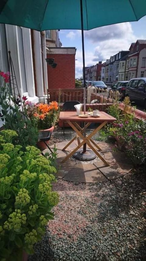 House | Terrace/patio