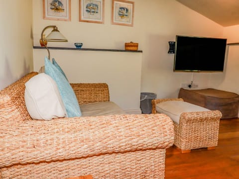 Cottage | 1 bedroom, individually decorated, individually furnished, free WiFi