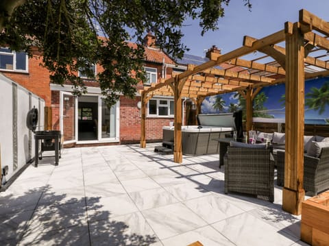 Cottage | Property grounds