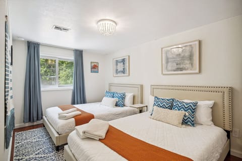 2 full beds downstairs