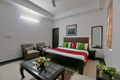 Superior Room | Egyptian cotton sheets, premium bedding, Select Comfort beds, desk
