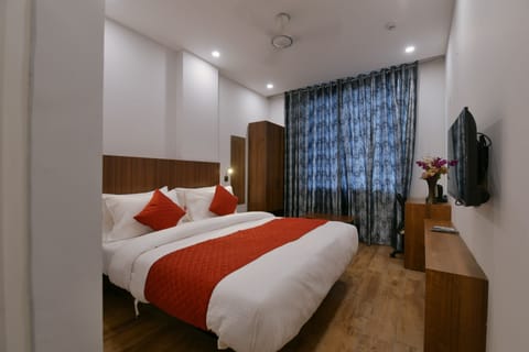 Executive Double Room | Egyptian cotton sheets, premium bedding, Select Comfort beds, desk