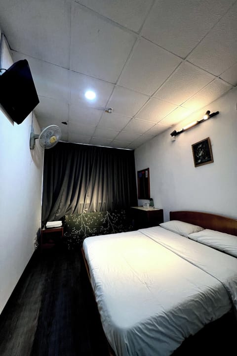 Deluxe Double Room | Desk, free WiFi, bed sheets