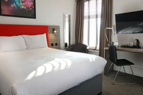 Superior Triple Room | Desk, free WiFi, bed sheets