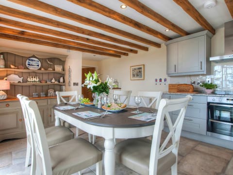 Dining Area | Ty Gan y Mor - Morfa Nefyn Holiday Cottages, Nefyn, Llyn Peninsula