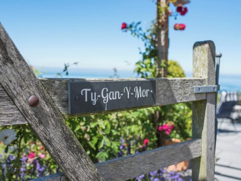 Outdoor area | Ty Gan y Mor - Morfa Nefyn Holiday Cottages, Nefyn, Llyn Peninsula