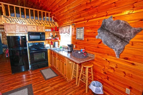 Superior Cabin | Individually furnished, free WiFi, bed sheets