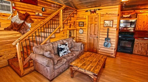 Deluxe Cabin | Individually furnished, free WiFi, bed sheets