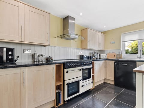 Kitchen area | Bryn Olwyn, Little Newcastle, Fishguard