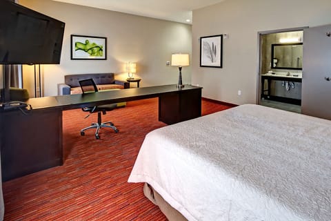 Studio, 1 King Bed, Refrigerator & Microwave | In-room safe, individually furnished, laptop workspace, blackout drapes