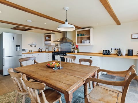 Penmynydd Uchaf, Dinas Cross, Newport