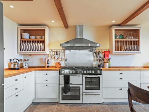 Penmynydd Uchaf, Dinas Cross, Newport