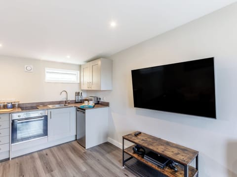 Open plan living space | Kingsleys Lodge, Barnstaple
