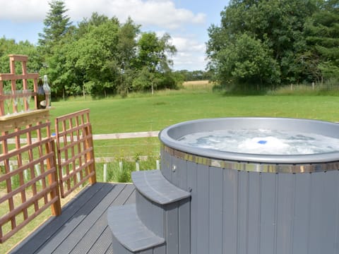 Hot tub | Pentland Pod, Leadburn, near West Linton