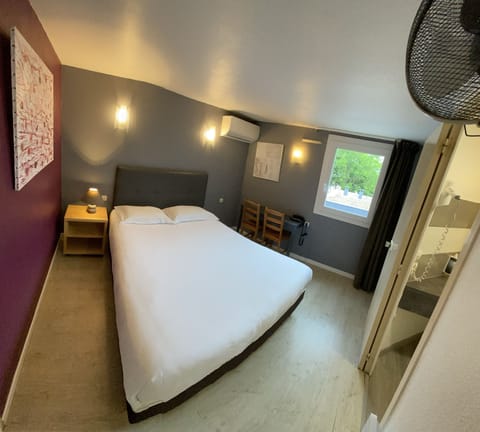 Comfort Double Room | Premium bedding, desk, free WiFi, bed sheets