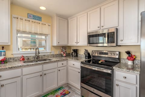 Fully Equipped Kitchen Dauphin Island