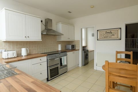 Superior Apartment, Private Bathroom (with Private Hot Tub) | Shared kitchen