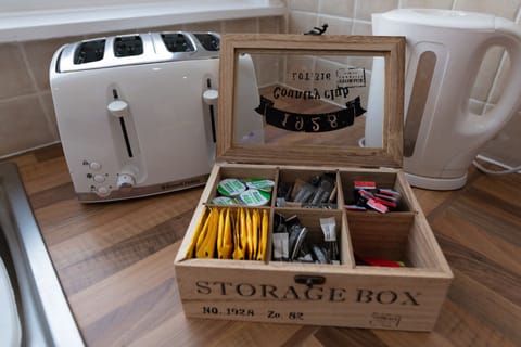 Superior Apartment, Private Bathroom (with Private Hot Tub) | Shared kitchen