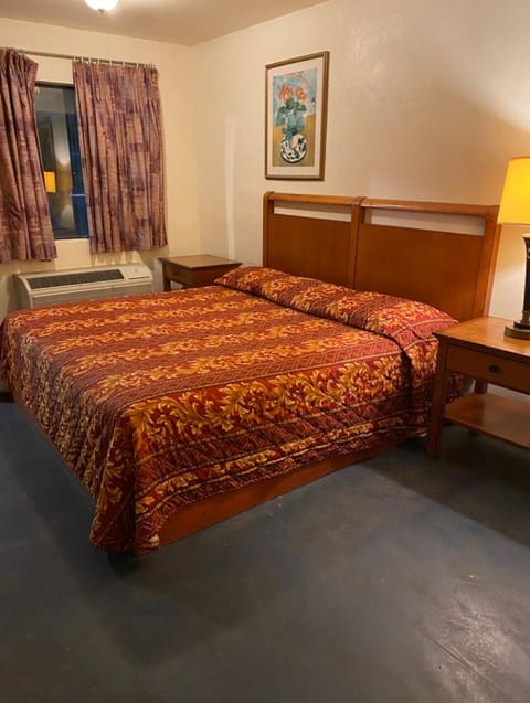 Economy Room | Free WiFi, bed sheets