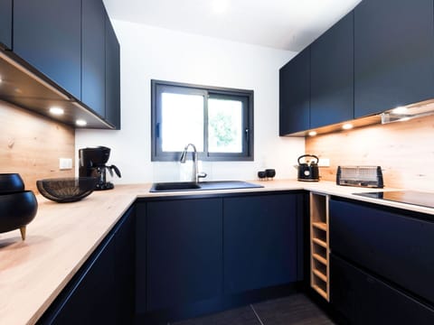 Plant, Building, Window, Flower, Tree, Cloud, Wood, Land Lot, House, Slope