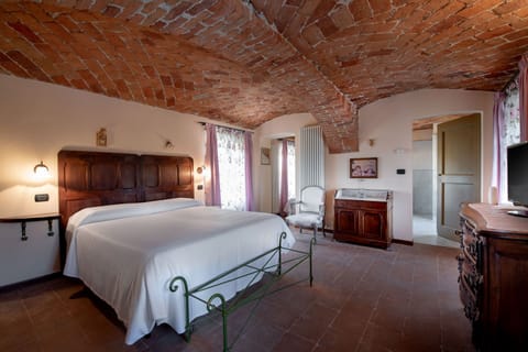 Deluxe Room | Premium bedding, down comforters, individually decorated