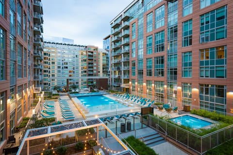 Outdoor pool, sun loungers