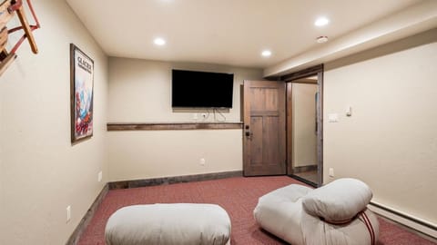 The Tenderfoot Chalet (7402)