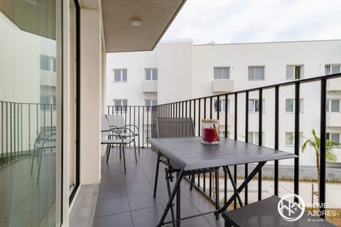 Premium Residence, 2 Bedrooms, Garden View (Coliseu B1) | Terrace/patio