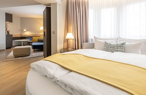 Superior Room, 1 Double Bed | Premium bedding, minibar, in-room safe, desk