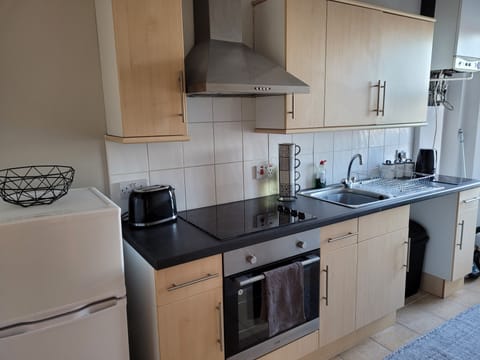 Apartment | Private kitchen | Fridge, oven, stovetop, electric kettle