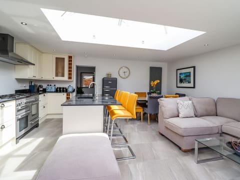 Fridge, dishwasher, electric kettle, toaster