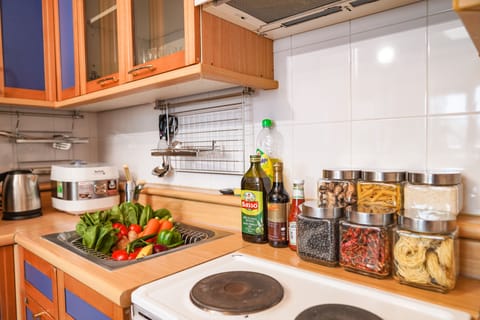 Basic Apartment | Private kitchen | Fridge, microwave, oven, dishwasher