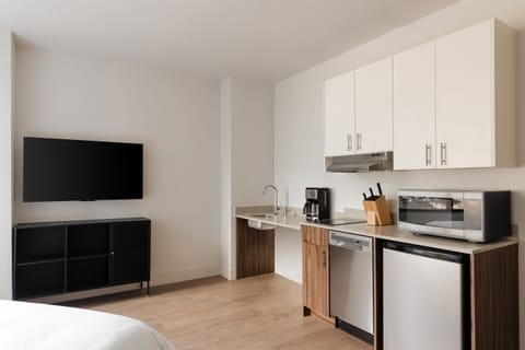 Room, 1 King Bed, Mobility Accessible, Kitchenette | Private kitchen | Full-size fridge, cookware/dishes/utensils