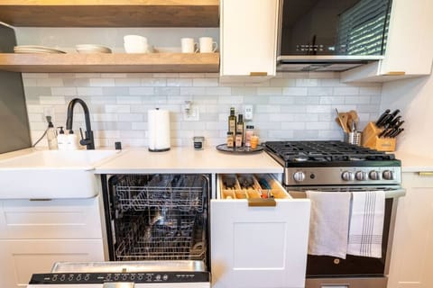 Kitchen: Fully stocked, brand new appliances.