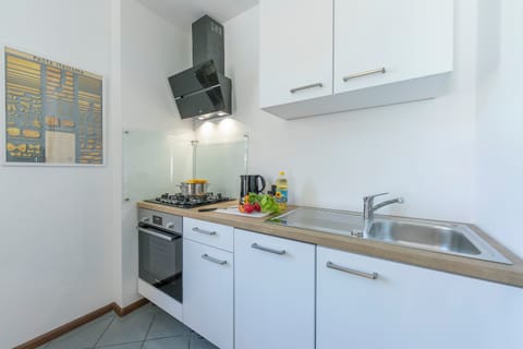 Family Apartment, 1 Bedroom (The Rock View) | Private kitchen | Fridge, microwave, oven, stovetop