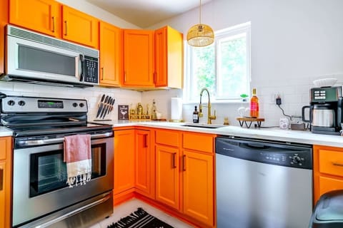 New kitchen has all you need for your stay! stainless steel refrigerator and gas stove, offering both style and functionality in our kitchen. Whether you're cooking up a feast or simply storing ingredients, these modern appliances ensure convenience 