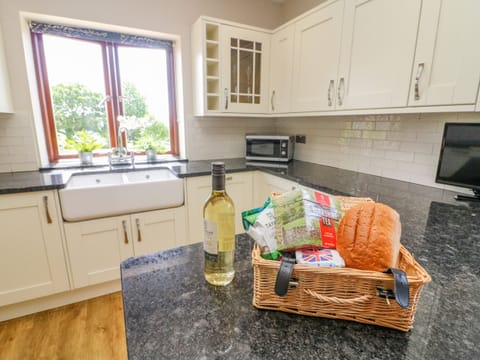 Fridge, dishwasher, electric kettle, cookware/dishes/utensils