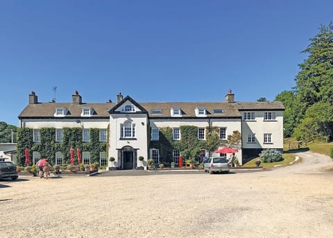 Bar and restaurant | Llwyngwair Manor Holiday Park, Newport, Pembrokeshire