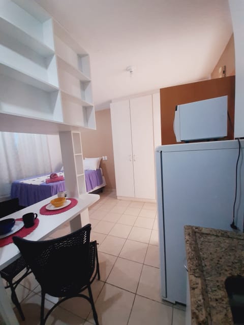 Deluxe Studio, 1 Double Bed (Double) | Private kitchenette | Fridge, stovetop, cookware/dishes/utensils, dining tables