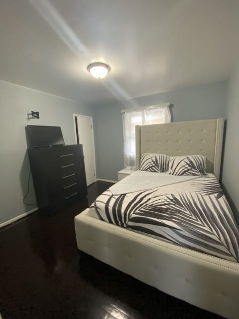Basic Double or Twin Room, 4 Bedrooms | Iron/ironing board