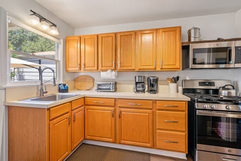 Full Size Appliances to make cooking a Breeze