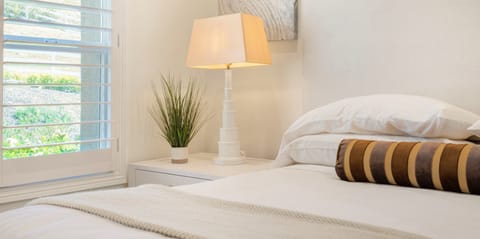 Deluxe Room, 1 King Bed | Premium bedding, pillowtop beds, minibar, individually decorated