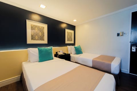 Standard Room | In-room safe, desk, free cribs/infant beds, free WiFi