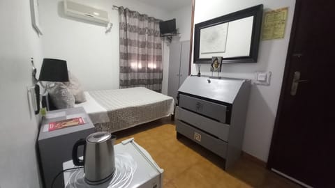 Classic Double Room | Desk, free WiFi, bed sheets