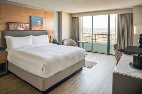 Room, 1 King Bed, Balcony | Premium bedding, in-room safe, desk, blackout drapes
