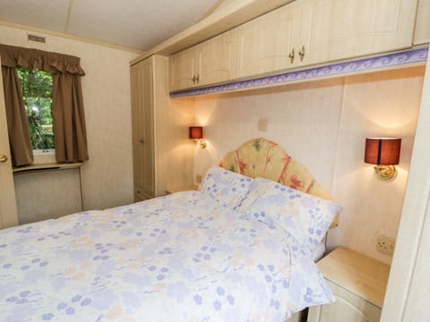 2 bedrooms, individually decorated, individually furnished, free WiFi