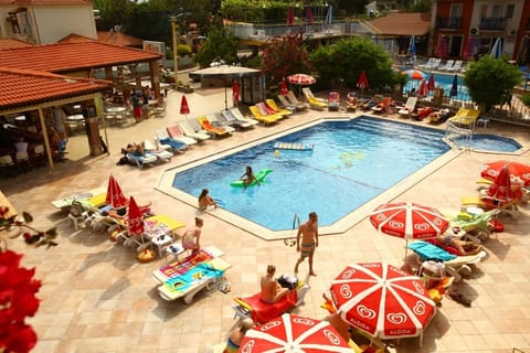 Outdoor pool, pool umbrellas, sun loungers