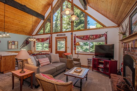 Alpine Welcome - Living Area