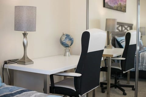 Master workspace desk